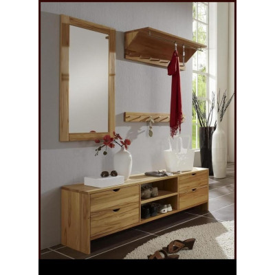 Прихожая из натурального дерева