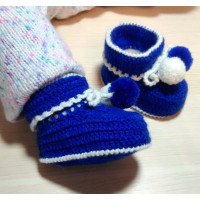 Пинетки вязанные крючком с помпонами