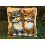 Подушка с вышивкой в ковровой технике Котята (наволочка и подушка), 40х40см Подушка с вышивкой в ковровой технике Котята (наволочка и подушка), 40х40см