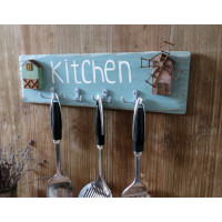 Деревянная вешалка для кухни с домиками kitchen