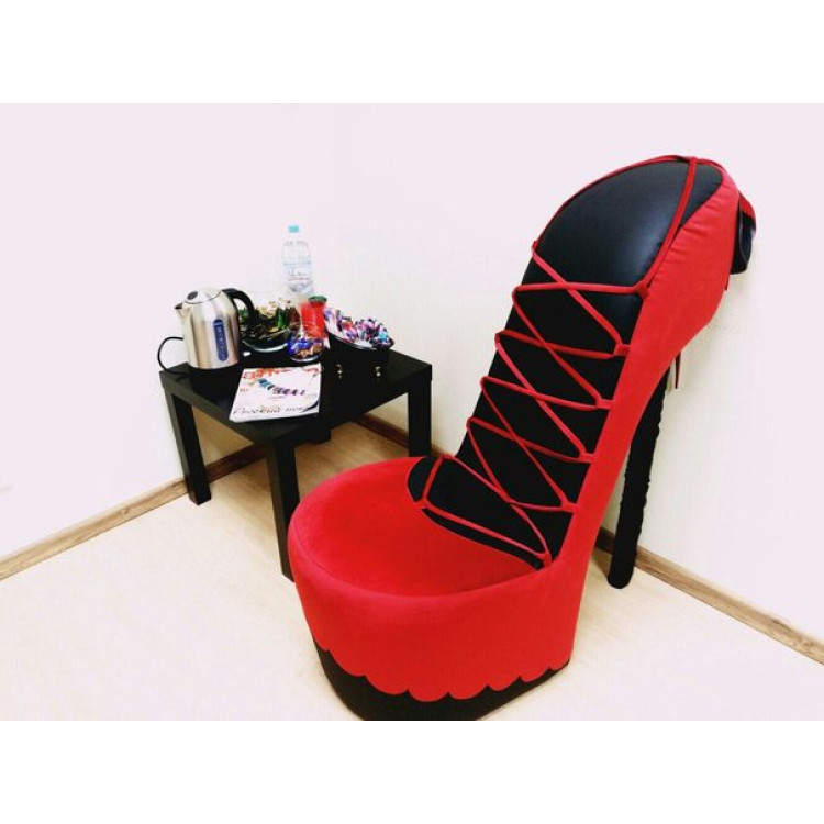 Кресла туфли в интерьере заказчиков Кресла туфли в интерьере заказчиков