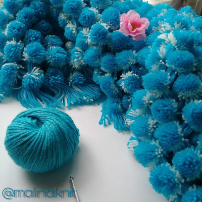 Плед из помпонов