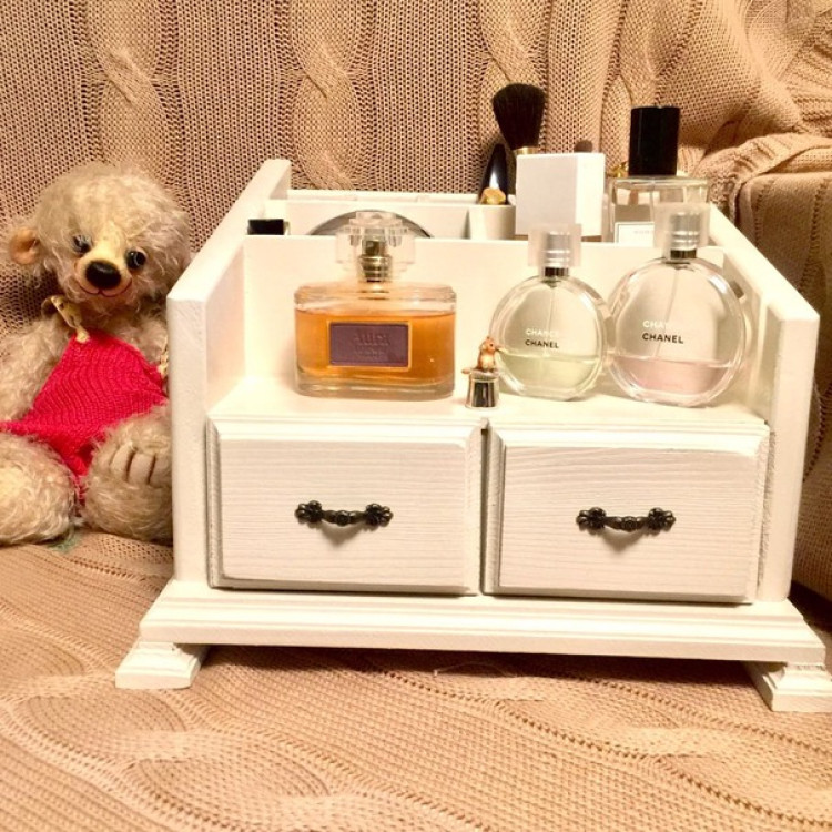 Комодик для косметики и украшений Комодик для косметики и украшений